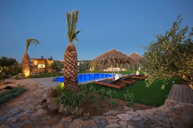 Velvet Breeze Superior Villa - Havuz