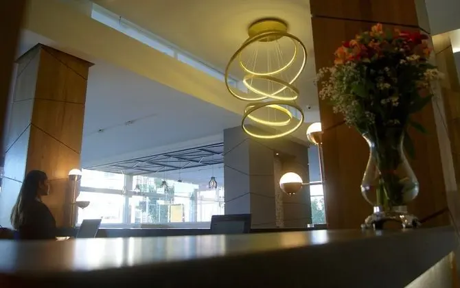 Hotel Velvet Plaza - Lobi