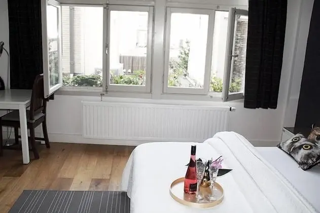 Velvetamsterdam - Oda