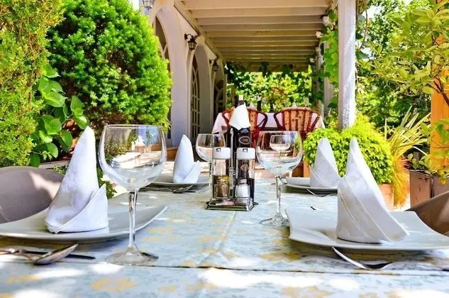 Villa Velzon Guesthouse - Yerinde Yemek