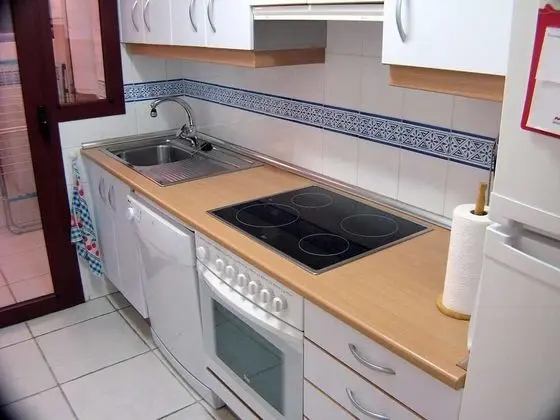 Venavera D30B - Ground Garden 2 Dorm 1 Bath, Walk to Beach - Mutfak