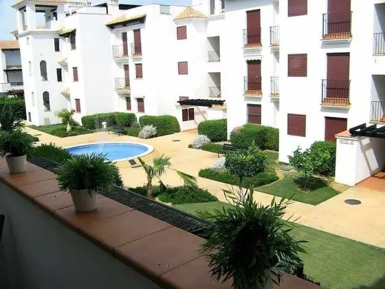 Venavera H21a - 2 Dorm / 1bath Walk to Beach