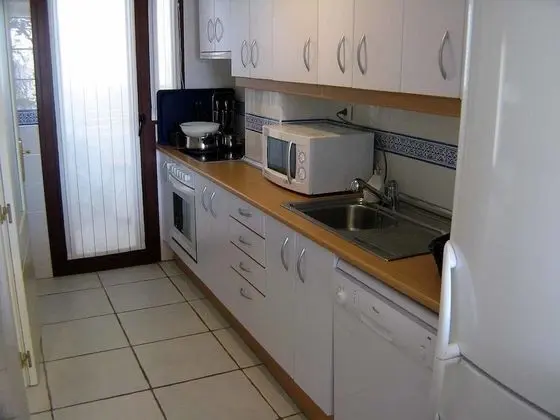 Venavera J12a - 2 Dorm 1 Bath Attic Beachfront - Mutfak