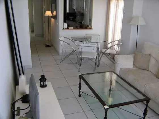 Venavera J12a - 2 Dorm 1 Bath Attic Beachfront - Oda Düzeni