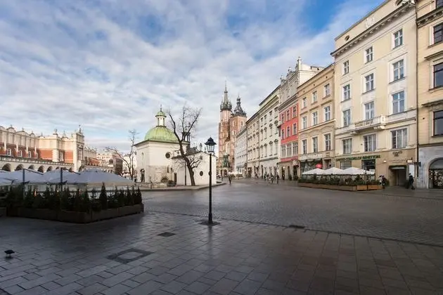 Venetian House Market Square Aparthotel