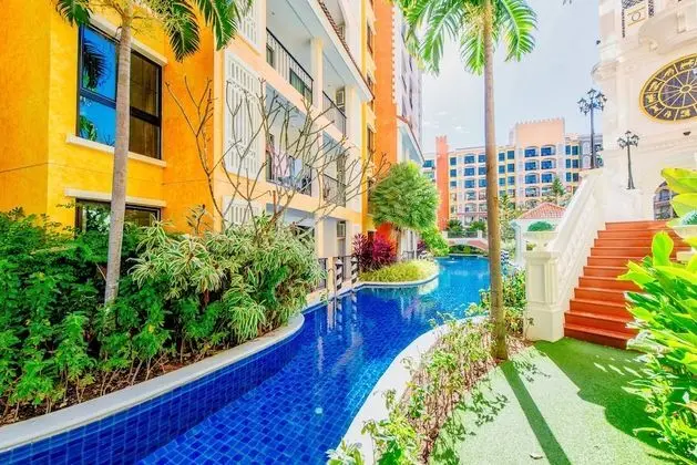 Venetian Resort Pattaya - Havuz