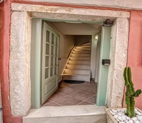 VENETIAN WELL apartment - İç Mekan