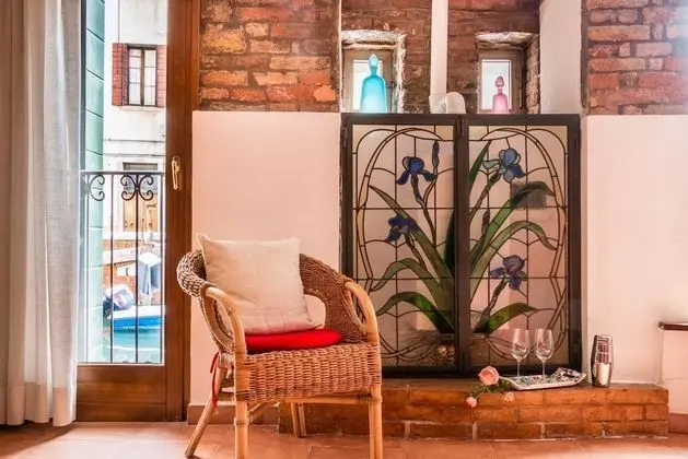 Venice Canal View Boutique Apartment