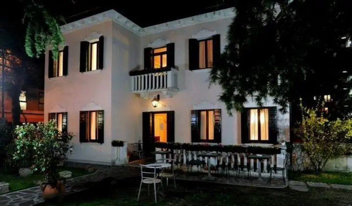 Venice Villa Crispi - Genel