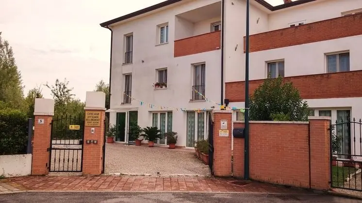 Venice Mestre Tourist Accommodation, Quiet Room With Wifi and Free Parking - Dış Mekan