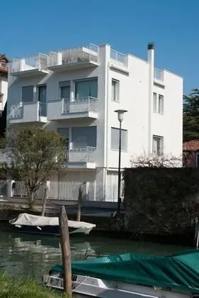 Villa Venice Movie