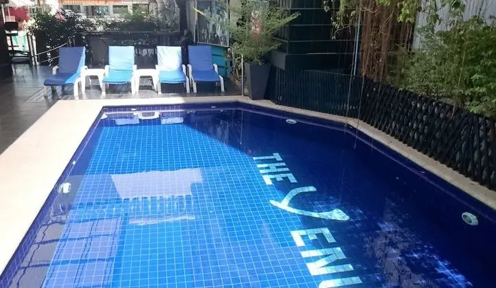The Venue Residence and Cabaret - Havuz