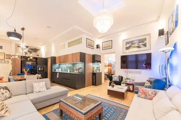 Venus Apartments - Castle District I