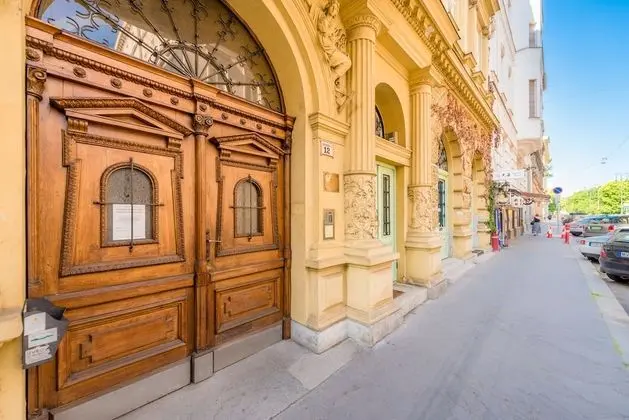 Venus Apartments - Liberty Square