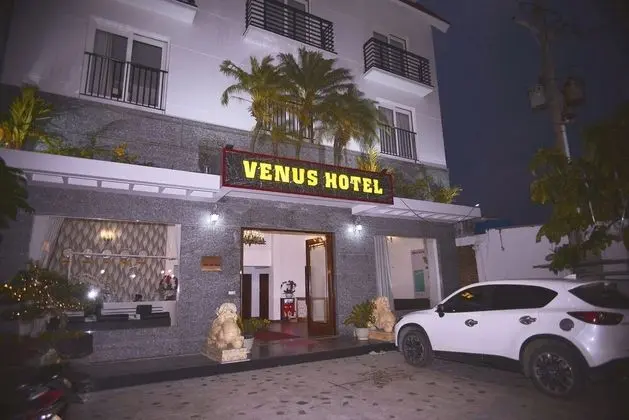 Venus Hotel - Massage & Sky Bar