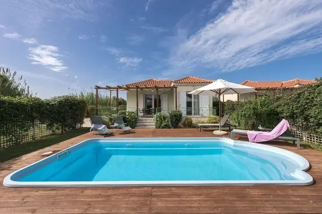 Venus Villa with Private Pool, 2min to the Beach - Dış Mekan