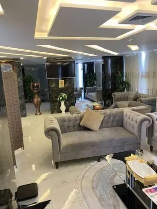 Vera House & Hotel - Lobi