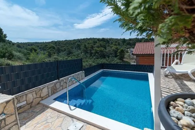 Vera - With Nice View - A1-prvi kat - Havuz