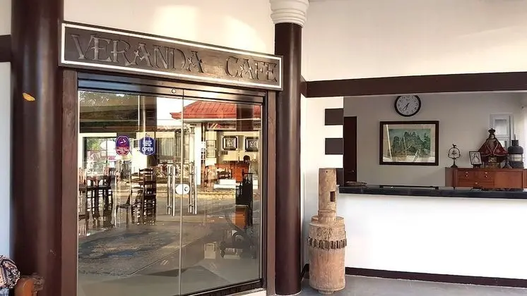 Veranda Suites and Restaurant - Lobi