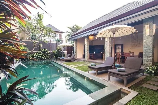 Villa Verano at Echo Beach Canggu - Havuz