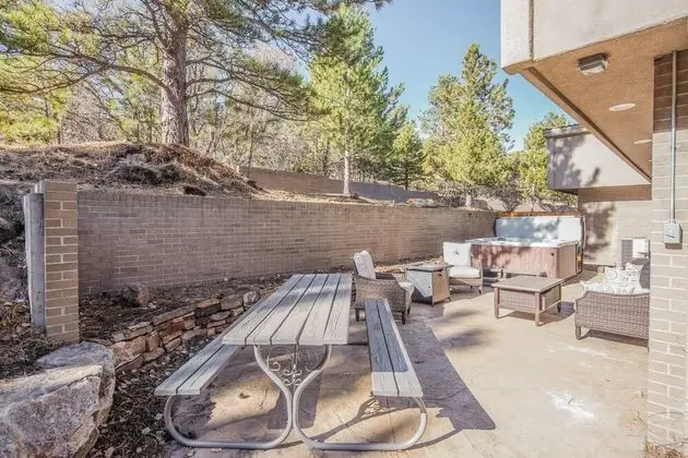 Verdant Oasisluxury, Traveler's Home W/hottub! - Dış Mekan