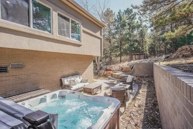 Verdant Oasisluxury, Traveler's Home W/hottub! - Havuz