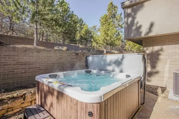 Verdant Oasisluxury, Traveler's Home W/hottub! - Öne Çıkan Resim