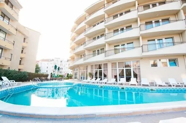 Hotel Veris - Havuz