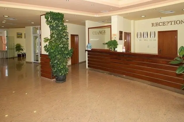Hotel Veris - Lobi