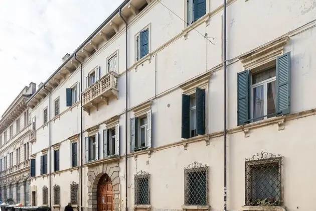 Veronetta Riverside Apartment