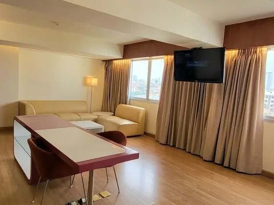 Veronica Residence