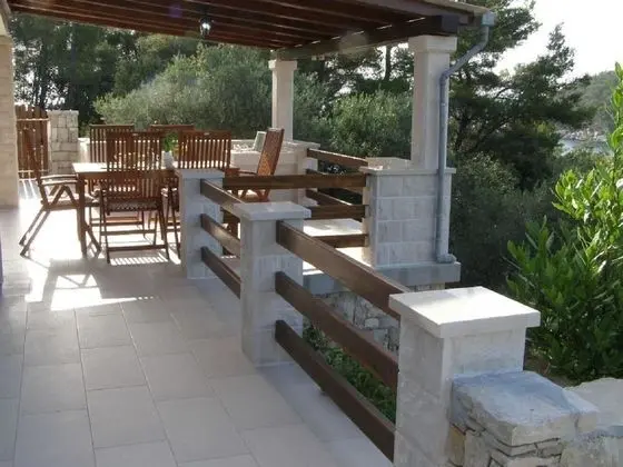 Vers - 35m From the sea - H