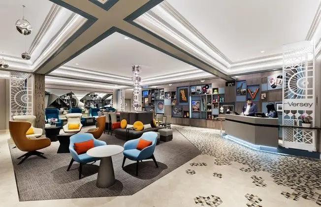 Hotel Versey Days Inn by Wyndham Chicago - Lobi