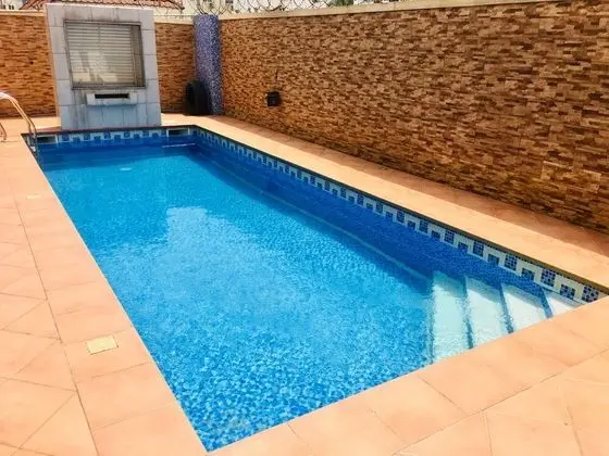 Vertex Realty Apartment Oniru - Havuz