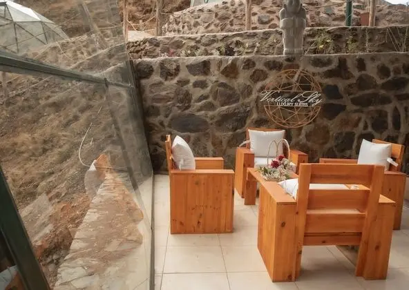 Vertical Sky Luxury Suites - Lobi