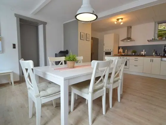Very Comfortable House With two Bathrooms and a Garden - Yerinde Yemek
