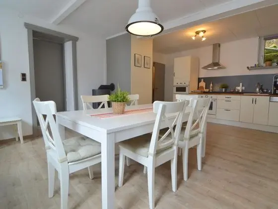 Very Comfortable House With two Bathrooms and a Garden - Yerinde Yemek