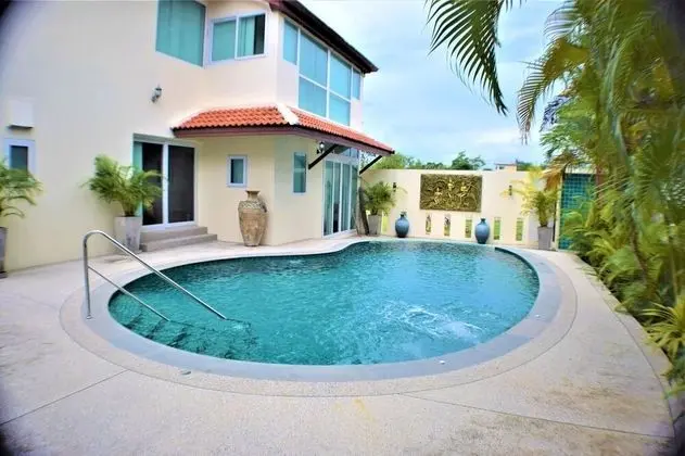 Very Large Villa Suitable for a Large Group up to 10 People or Even 2 Families - Havuz
