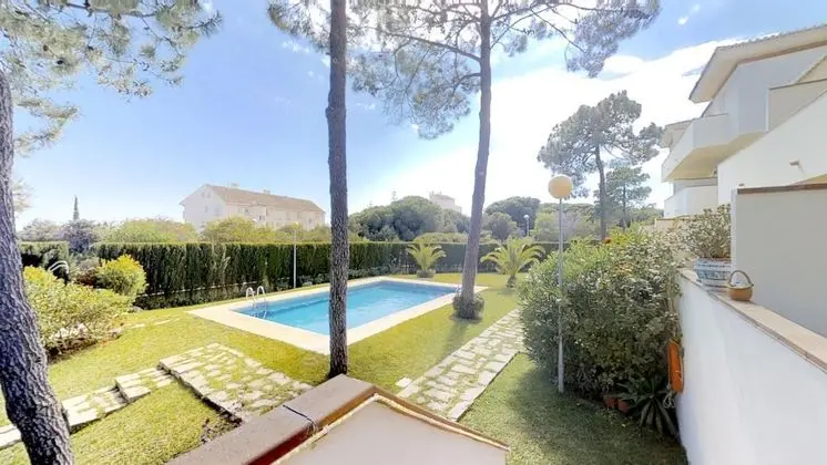 Very Nice Family Apartment, Close To Pool - Dış Mekan