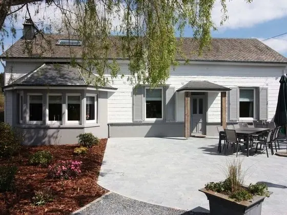 Very Nice Holiday Home Located on a Large Secured Park