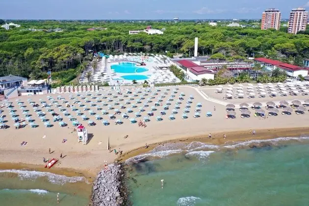 Very Nice Studio With Private Garden and Swimming Pool by Beahost Rentals