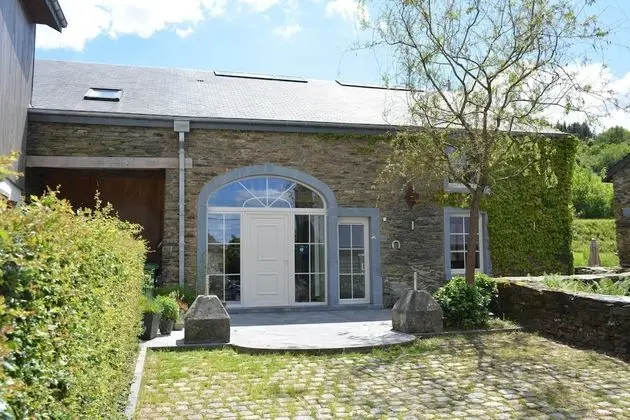 Very Quiet Village, Beautiful Covered Terrace, Very Welcoming for Cyclists