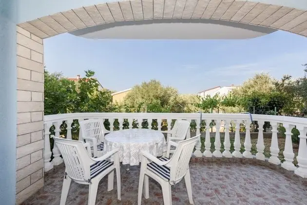 Vese - 100 m From Beach - A1