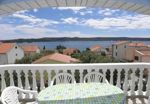 Vese - 100 m From Beach - A2