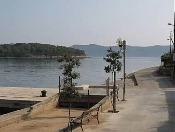 Vese - 50 m From sea - H - Plaj