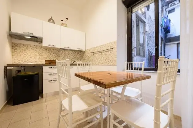 Via San Giovanni in Porta 34