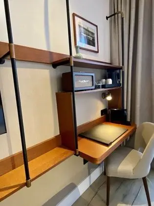 Via Sants Hotel Barcelona, Tapestry Collection by Hilton - Oda