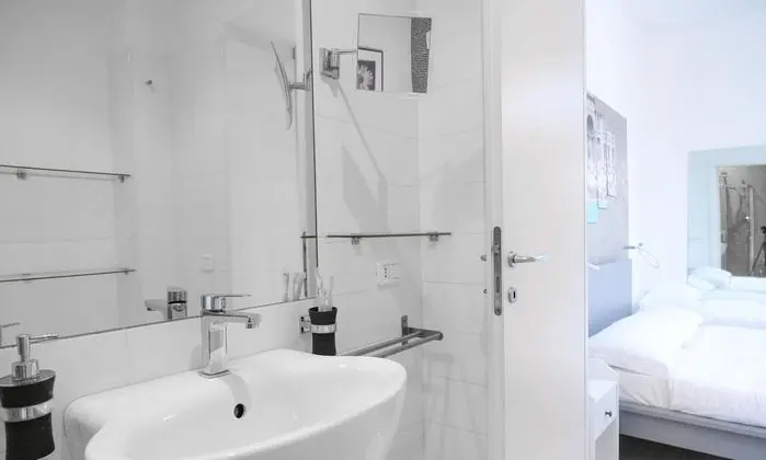 Viale Giulio Cesare Guest House
