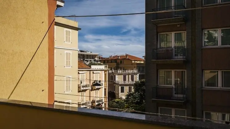 Viale Hambury 51