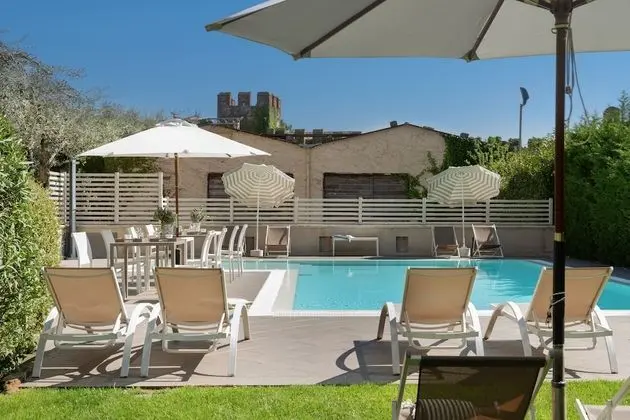 Vialeromadodici Rooms & Apartments - Havuz